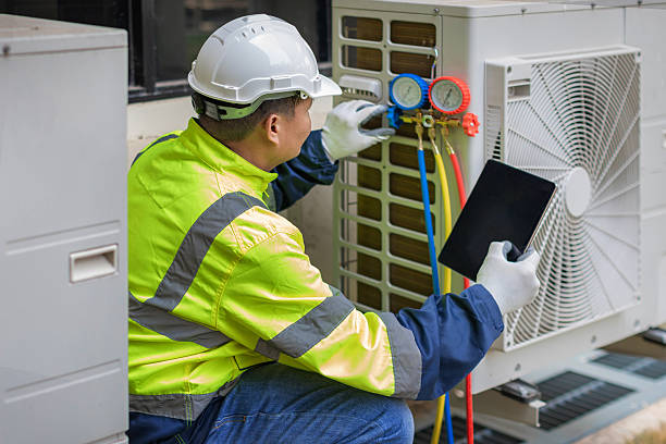 Professional Emergency Hvac technician working in Ortonville, MI